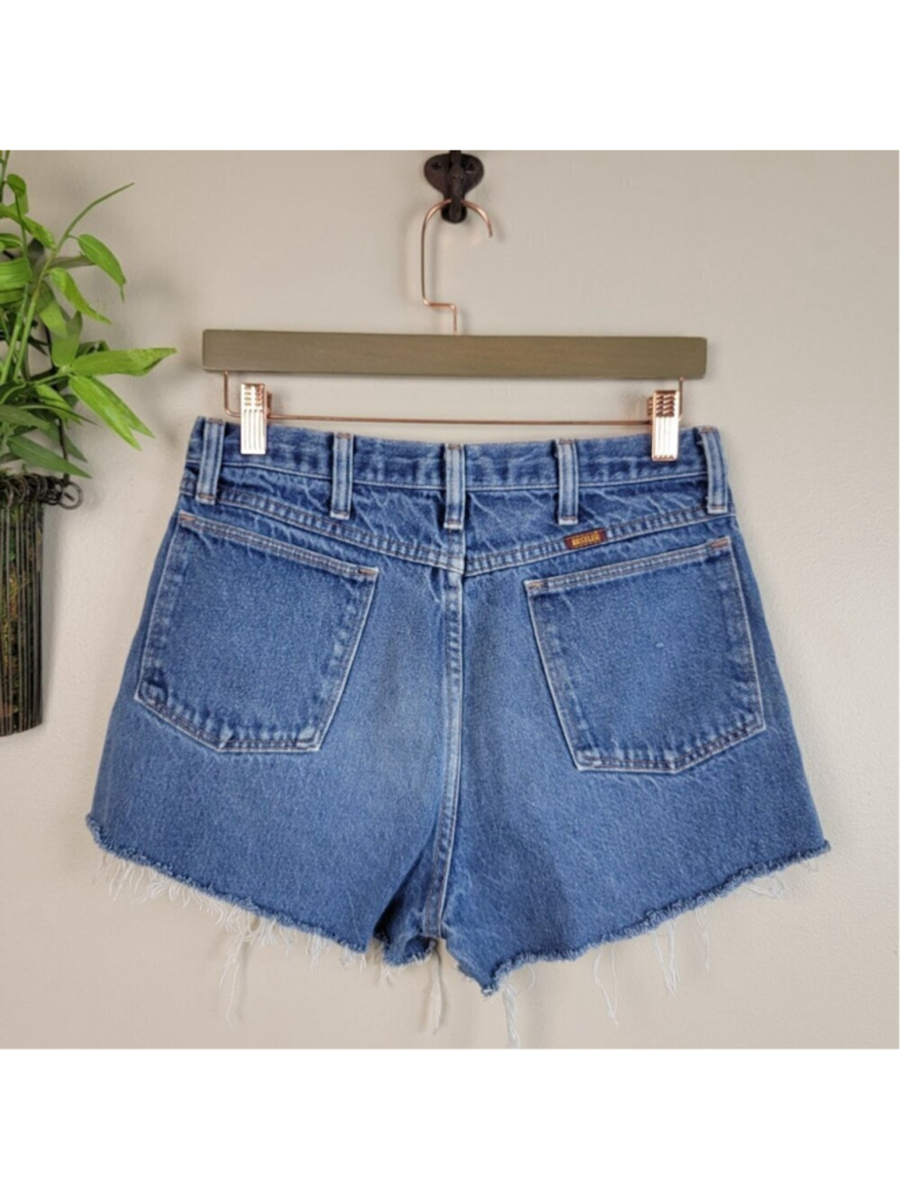Vintage Rustler Cutoff High Rise Medium Blue Frayed Jean Mom Relaxed Shorts 2 4 - Picture 10 of 11